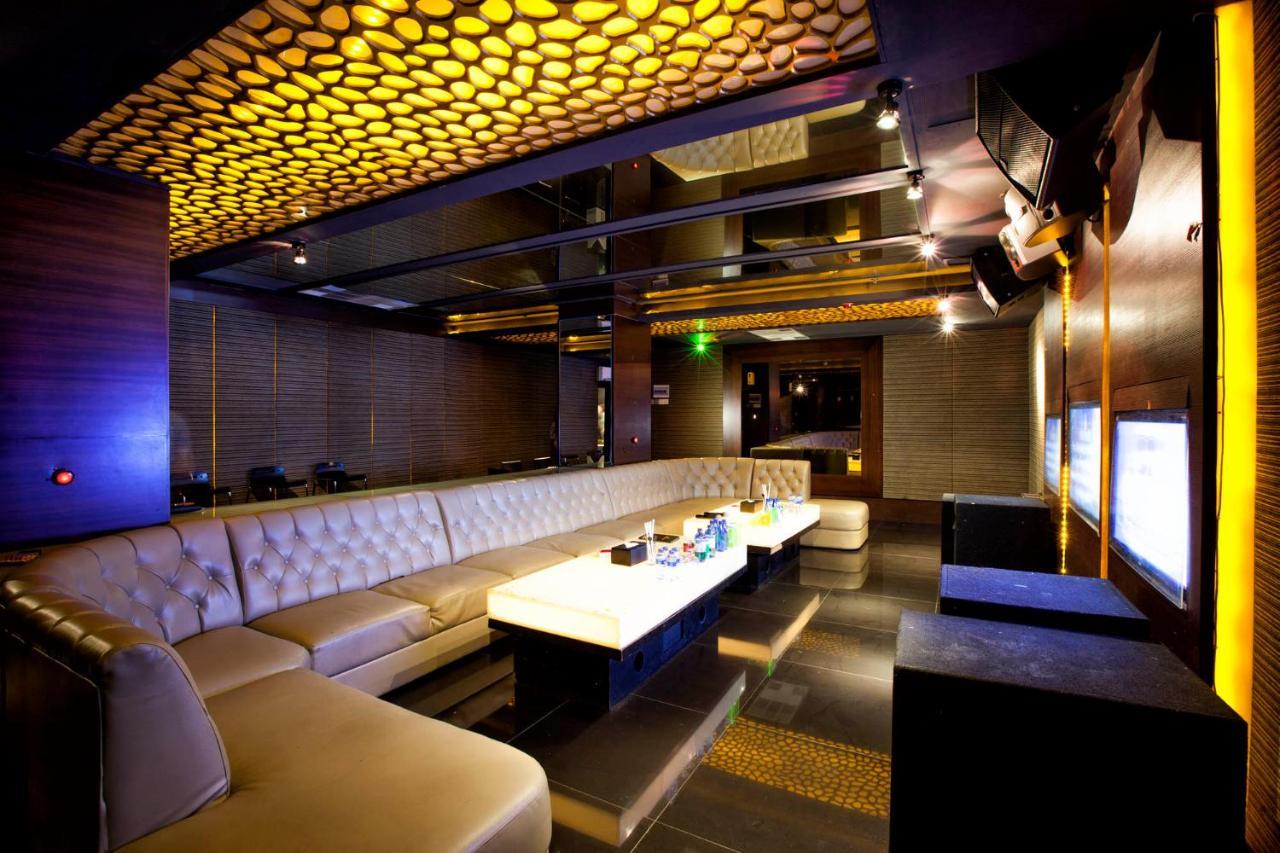 108 Hotel By Him Jakarta Exterior foto