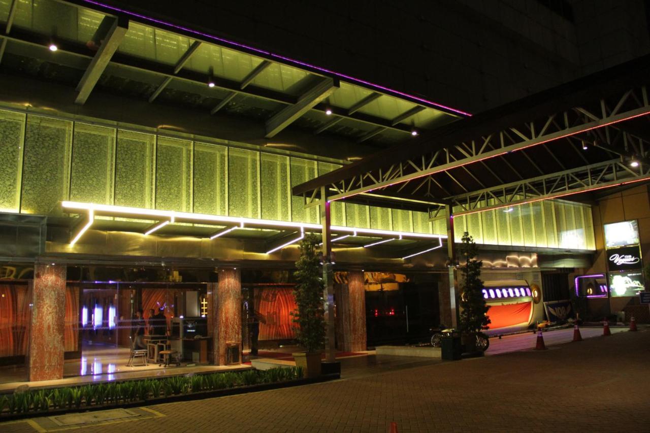 108 Hotel By Him Jakarta Exterior foto